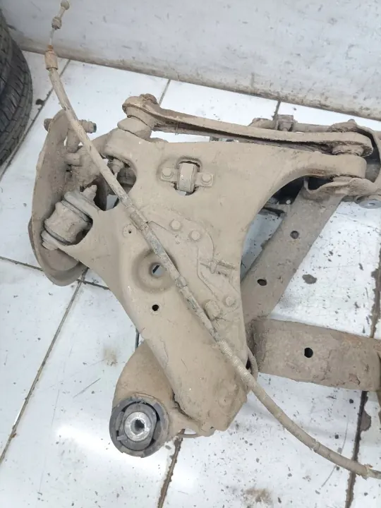 Audi A4 S4 B6 Taka jouset OEM ARA253723 image 6