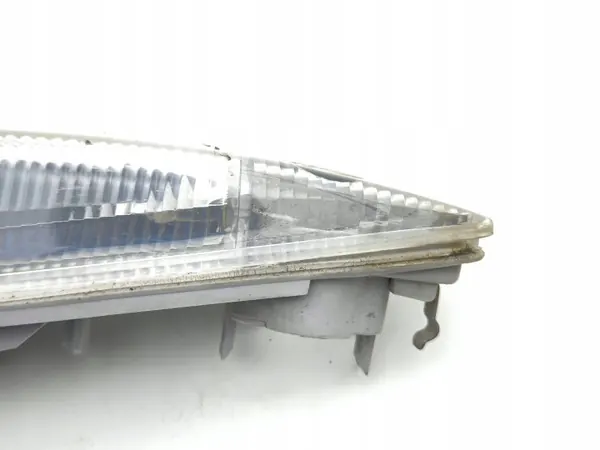 Luz trasera halógena derecha OEM 3W0941072 - Usada image 7