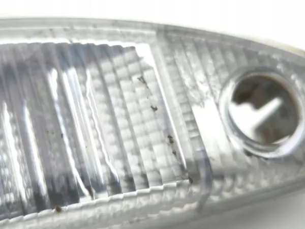 Luz trasera halógena derecha OEM 3W0941072 - Usada image 9