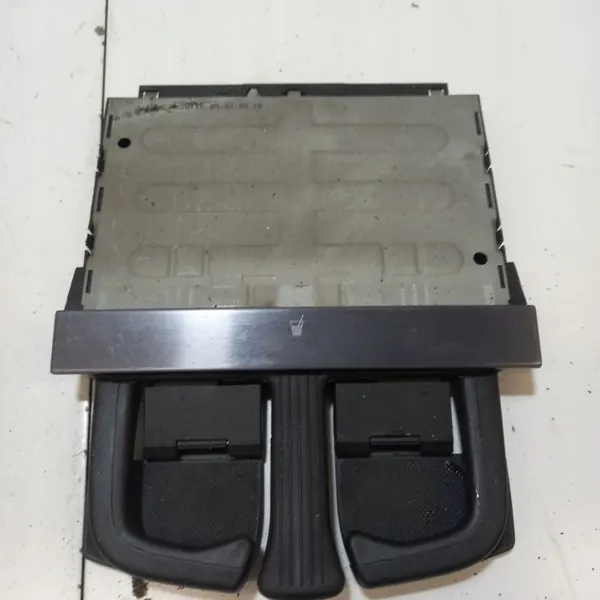 Kit de molduras con portavasos VW Golf 4 OEM 3B1867171C image 3