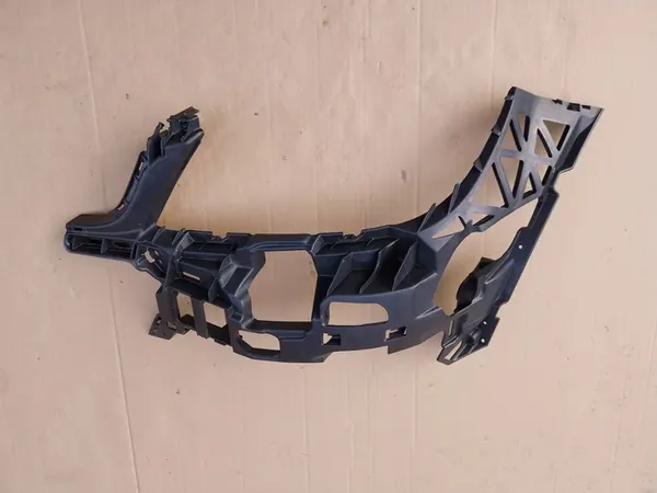 MERCEDES W204 Guia de Para-choque Frontal Esquerdo 2010- image 2