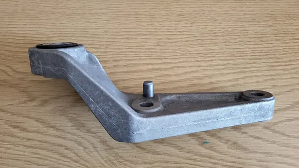 OPEL ADAM CORSA E 1.4 1.2 Engine Mount Bracket image 10