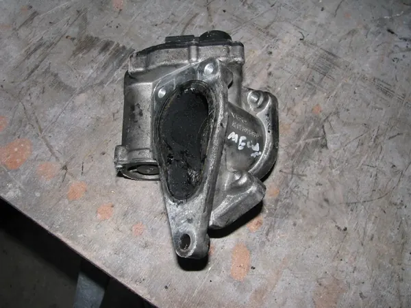 Válvula EGR Renault Laguna II Megane II Scenic II 1.9DCI image 3