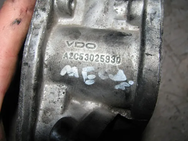 Válvula EGR Renault Laguna II Megane II Scenic II 1.9DCI image 4