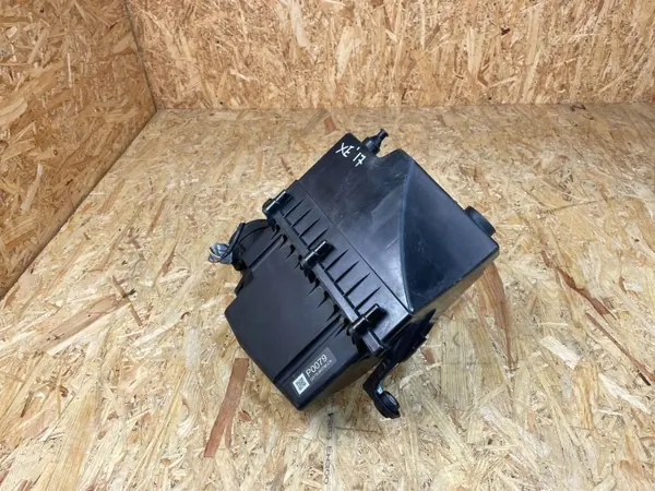 Luftfilterhus OEM GX63-9600-BC för Jaguar XE image 6