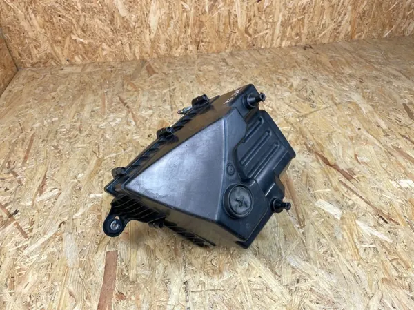 Luftfilterhus OEM GX63-9600-BC för Jaguar XE image 7
