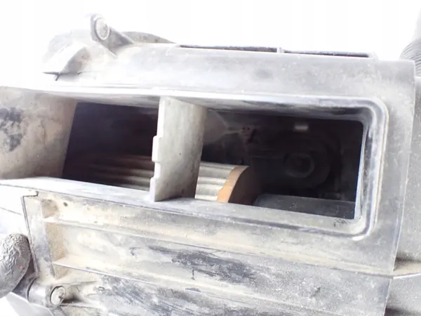 Ilmansuodattimen kotelo anturilla Audi A8 S8 D3 5.2 OEM 4E0129620D image 6