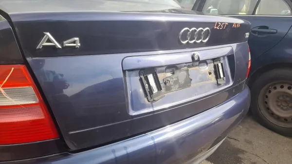 Baklucka för Audi A4 B5 LZ5T Sedan OEM image 3