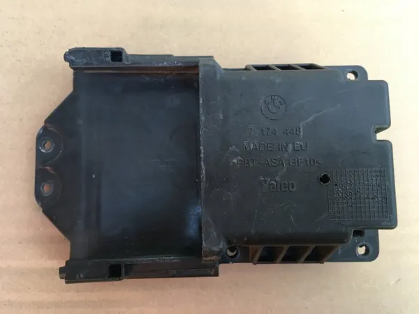 Boîtier de Montage Convertisseur BMW OE E88 E82 image 2