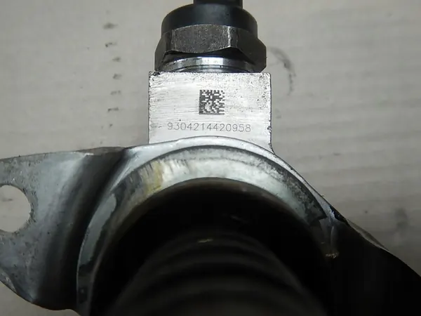 VW GOLF VI 1.4 TSI Pompe à carburant 03C127026D image 3