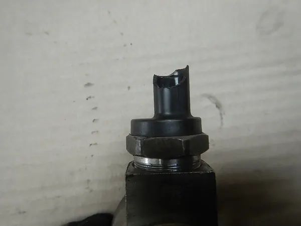 VW GOLF VI 1.4 TSI Pompe à carburant 03C127026D image 4