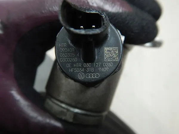 VW GOLF VI 1.4 TSI Pompe à carburant 03C127026D image 5