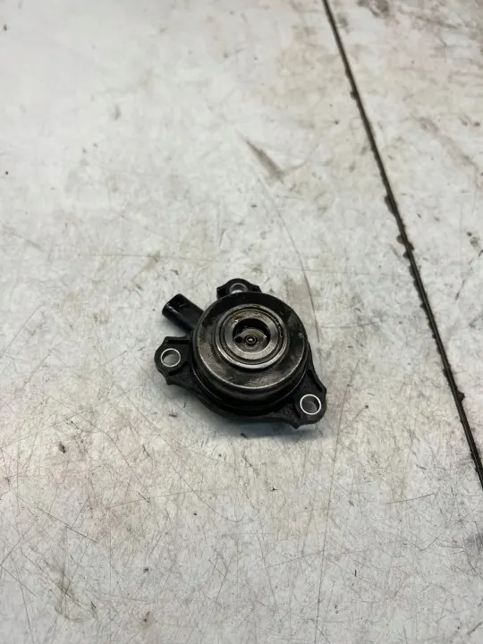 Mercedes-Benz Nockenwellenhalter - Gebrauchtes OEM-Teil image 2