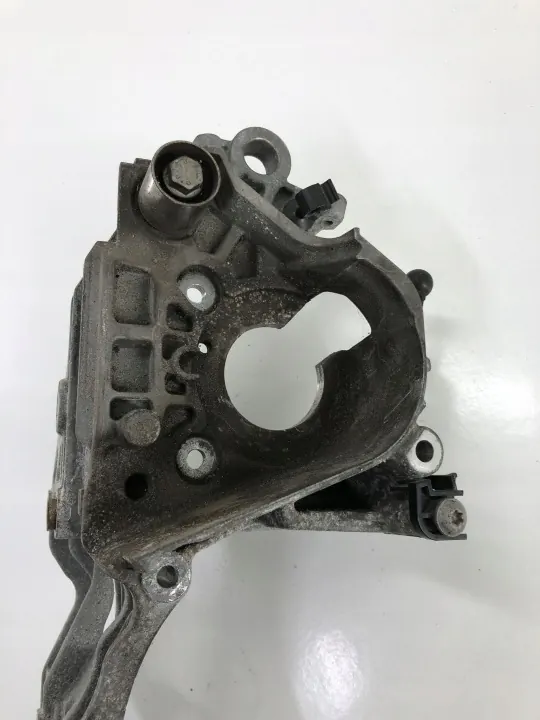 Suporte compressor ar condicionado Audi A6 S6 C7 OEM 04L903143D image 4