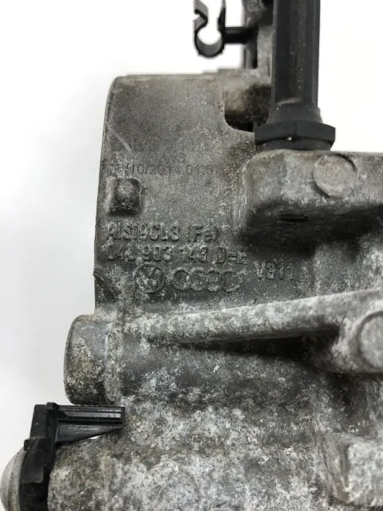 Suporte compressor ar condicionado Audi A6 S6 C7 OEM 04L903143D image 6