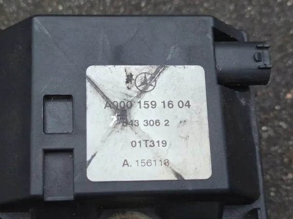 Chauffe-eau Mercedes OEM A0001591604 pour Classe S W220 image 6