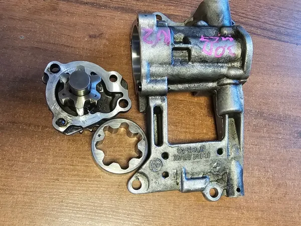 Öljypumppu OEM 11412247212 BMW 3-sarja 3.0L image 2