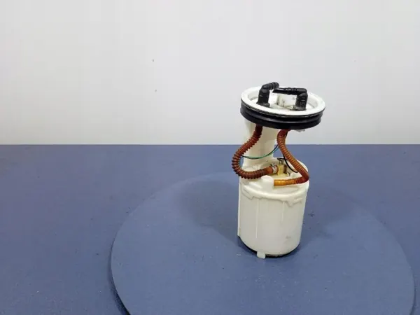 Audi A6 C5 Bränslepump OEM 4B0919051E - Begagnad image 3
