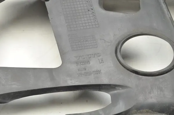 VOLVO V60 S60 Etu Puskuri Tuki Vasemmalle 31323840 image 3