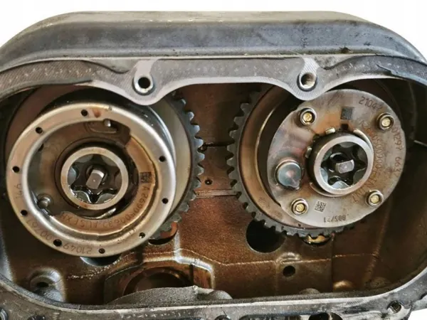 Culata de motor Mercedes-Benz C W205 OEM image 9