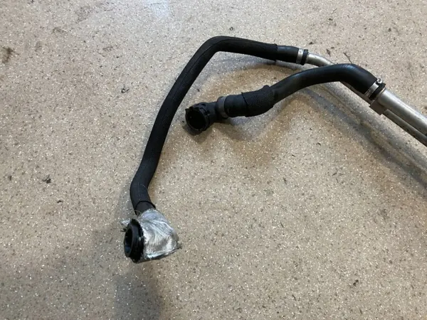 Durite de refroidissement huile BMW M2 F87 OEM 2409077 image 7