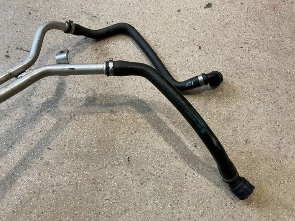 Durite de refroidissement huile BMW M2 F87 OEM 2409077 image 8