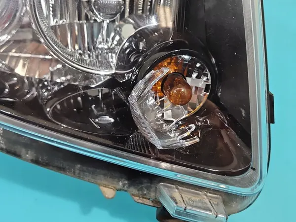 Farol direito Jeep Compass I 06-16 image 3