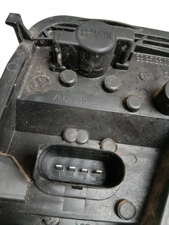 Käytetty Takavalon Sisennys Oikea OEM 7L6945258 image 3