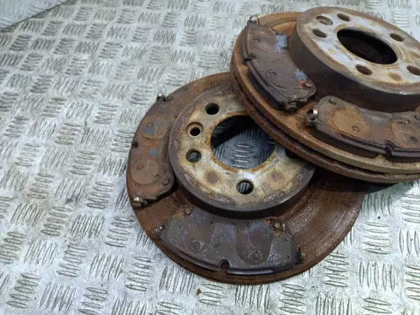 Kit Discos & Pastilhas Travão Dianteiro OEM Wrakowisko-19071- image 3