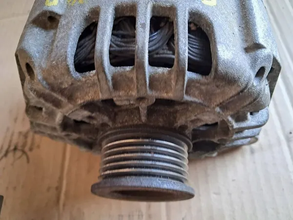 Mercedes-Benz CLK W209 3.2 V6 Vaihtovirtageneraattori A0111546402 image 2