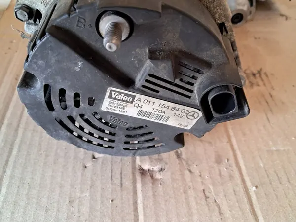 Mercedes-Benz CLK W209 3.2 V6 Vaihtovirtageneraattori A0111546402 image 3