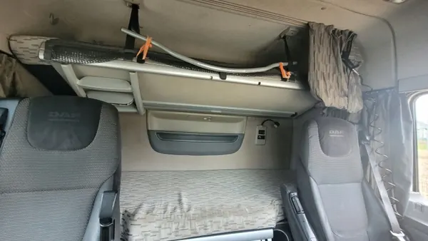 Cabina completa DAF XF 106 Space Cab - Usada image 7