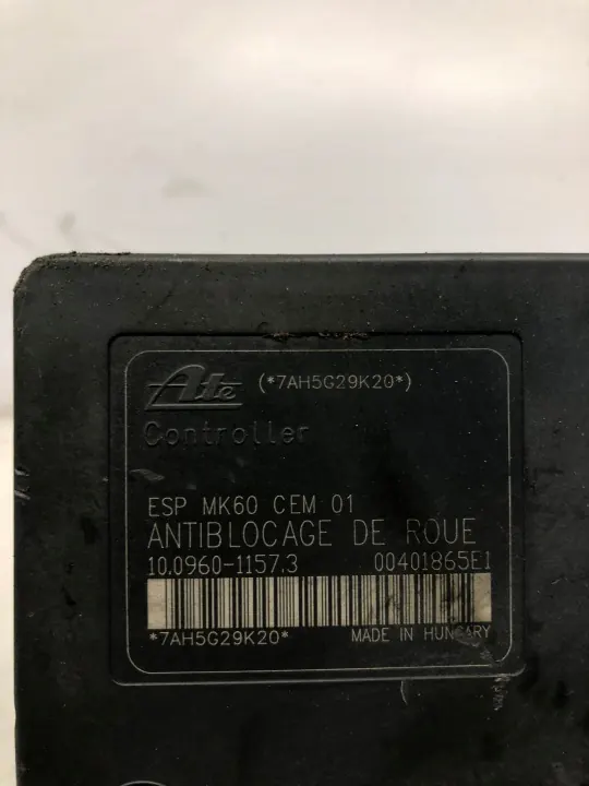 ABS-pompregelaar OEM 9659137080 - Gebruikt image 3