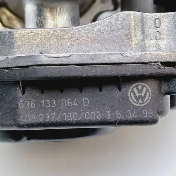 Corpo de borboleta VW Golf IV 1.4 AHW 036133064D image 3