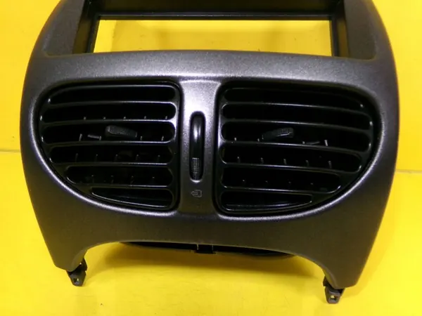 Grille de ventilation centrale Peugeot 206 OEM DRC96766 image 9