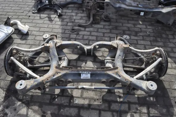 Hinterachsschwinge OEM 7L0500041 für VW Touareg image 2