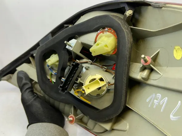 Luz Trasera Izquierda Mercedes SLK R171 A1718200164 image 10