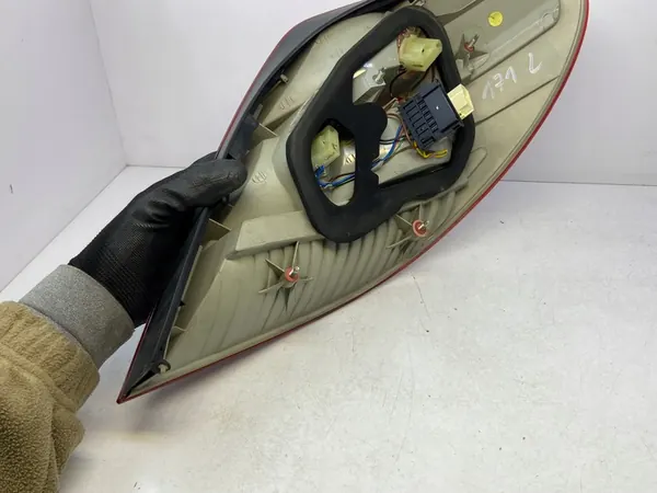 Luz Trasera Izquierda Mercedes SLK R171 A1718200164 image 8