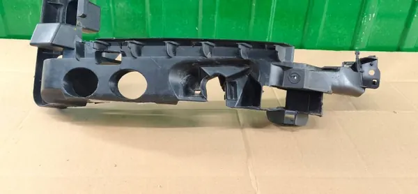 Framvänster strålkastarfäste OEM 8P0805607 Audi A3 image 3