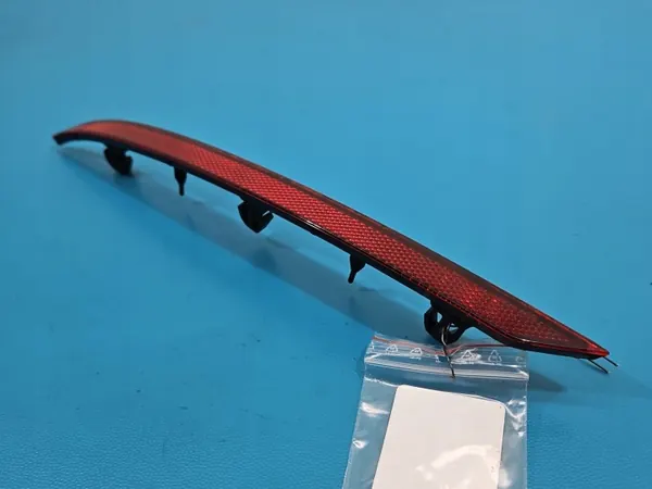 Refletor para-choques traseiro esquerdo/familiar OEM IMPRK1547090 image 2