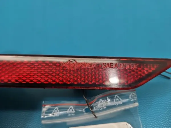 Refletor para-choques traseiro esquerdo/familiar OEM IMPRK1547090 image 3