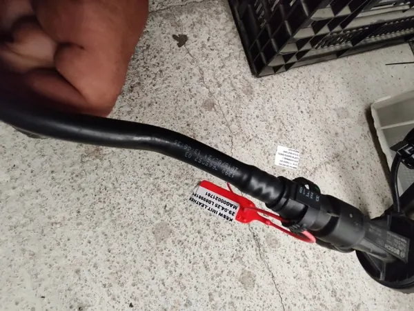 Soupape de ventilation réservoir BMW OEM 7643106 F30 G01 G30 image 3
