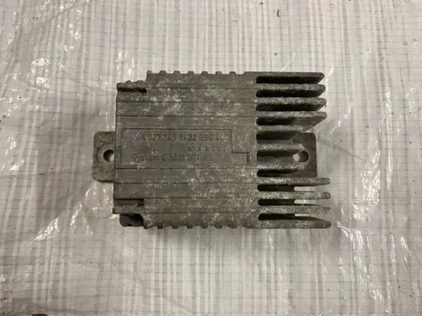 Module de contrôle ventilateur OEM A0275458132 Mercedes image 2
