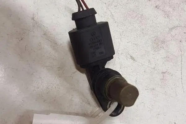 Kampiakselin sijaintisensori AUDI A6 3.0L Diesel 06E905163 image 3