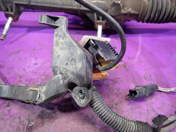 PEUGEOT 207 06-09 1.4 VTI Caixa de Direção 6820000090 image 6