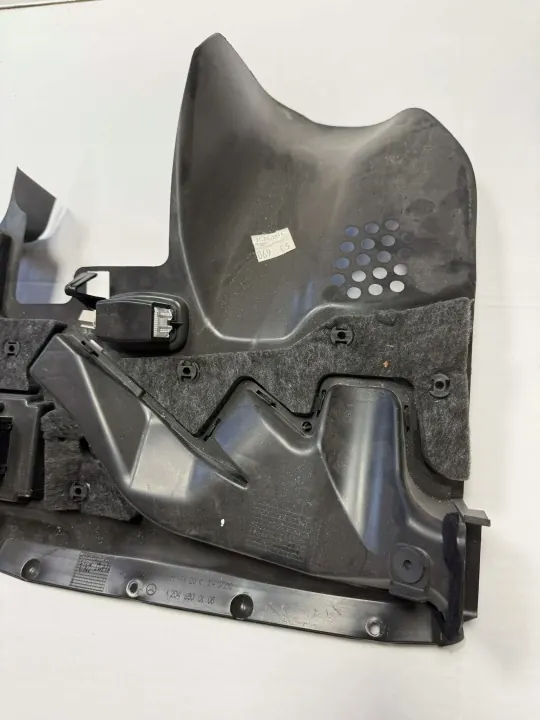 Mercedes W204 C-Klasse Dashboard Cover A2046800108 image 3
