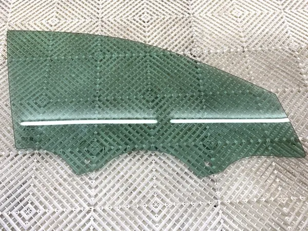 Gebrauchte Frontscheibe rechts OEM 5E3845202 Skoda Octavia IV image 2