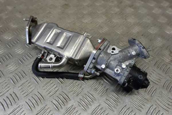 Soupape EGR Refroidisseur OEM 2560137020 Toyota Hybride image 2