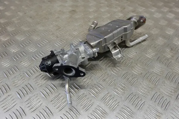 Soupape EGR Refroidisseur OEM 2560137020 Toyota Hybride image 3