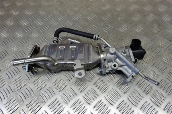 Soupape EGR Refroidisseur OEM 2560137020 Toyota Hybride image 7